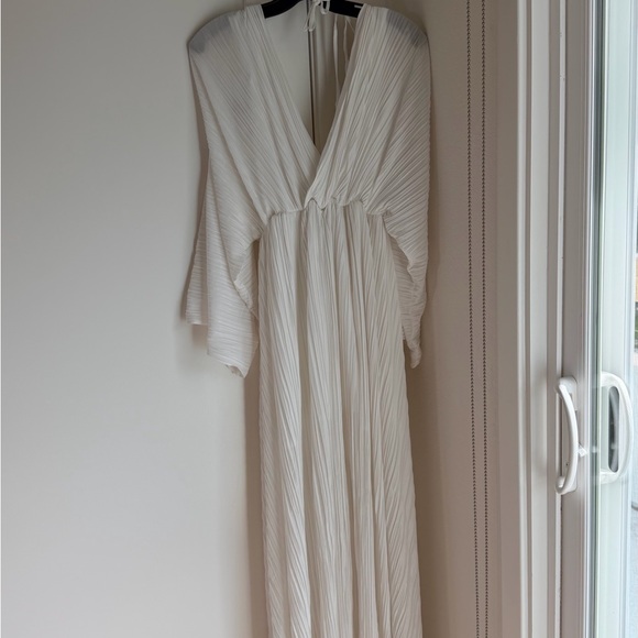 NWT Significant Other White Plisse Cutout Maxi Dress - Picture 5 of 6